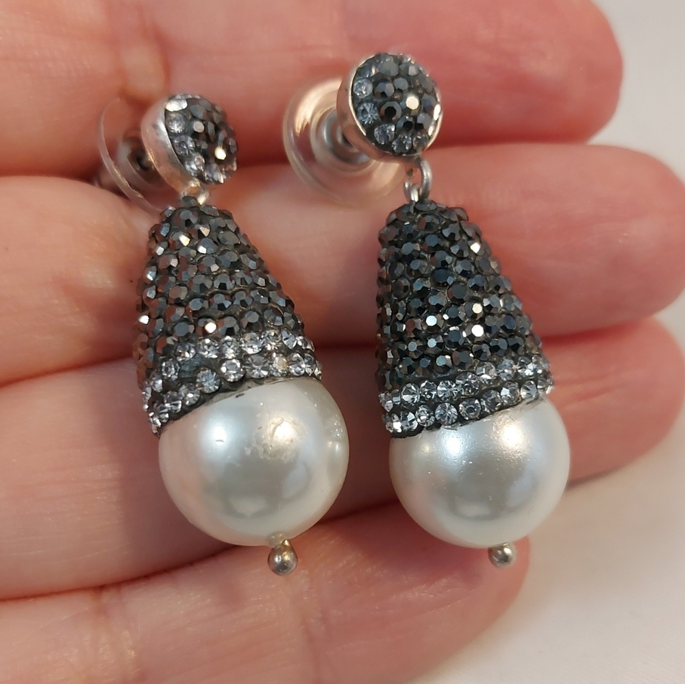 Vtg faux pearl crystald post dangle earrings